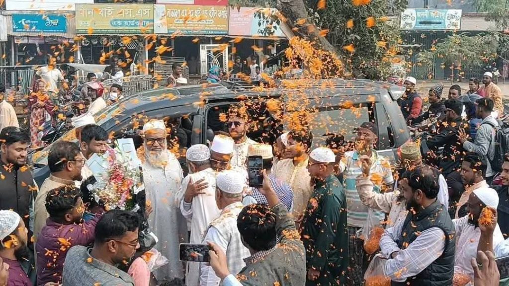 যশোর-৮৫ শার্শা-১ সংসদীয় আসনে জনজোয়ার: বর্ণাঢ্য আয়োজনে এমপি মাওলানা আজীজুর রহমানকে বরণ