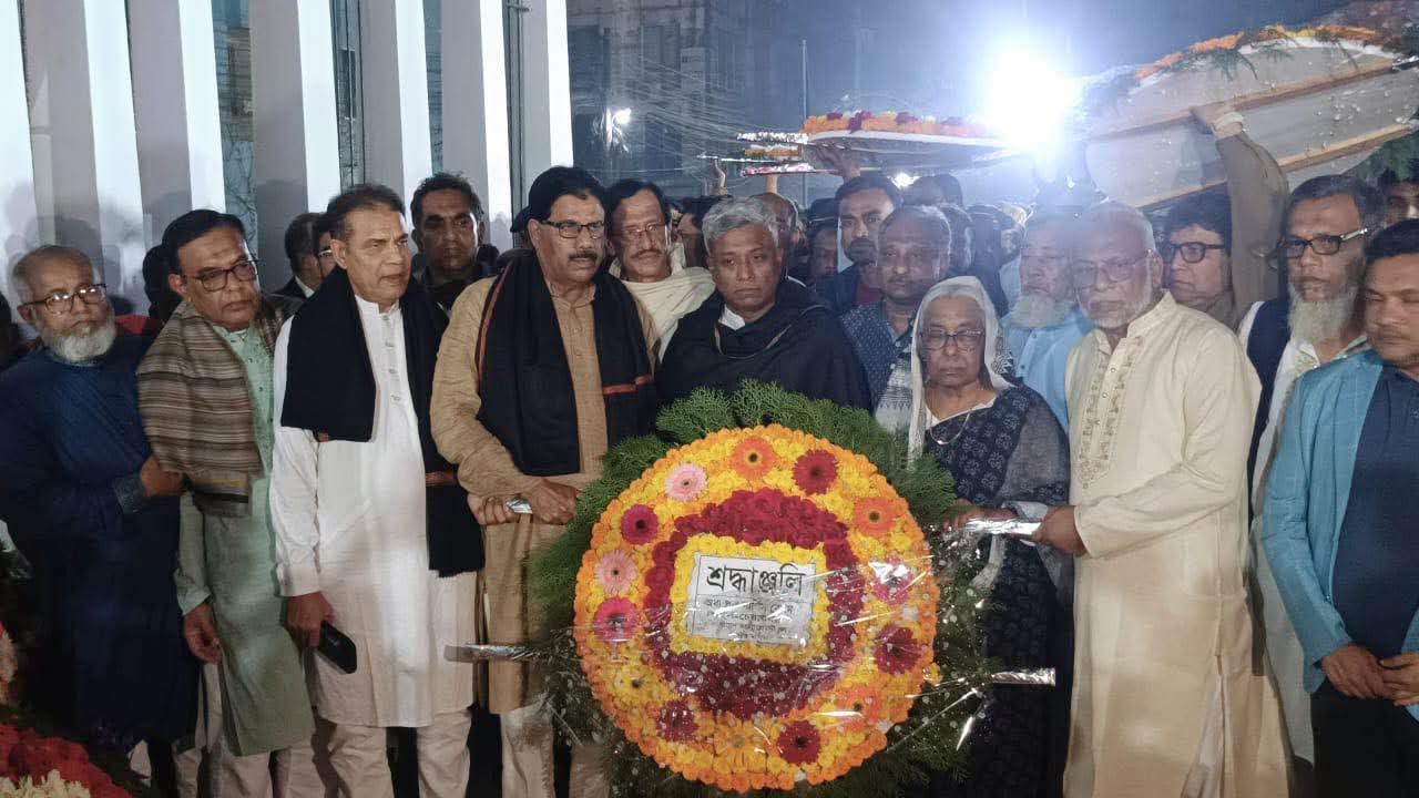 যশোরে প্রতিমন্ত্রীর শ্রদ্ধা নিবেদন: বিনম্র শ্রদ্ধায় অমর একুশ উদযাপন